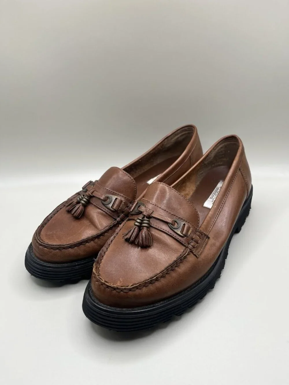 VTG Studio Brown Leather Tassel Loafers Chunky Lug Sole Preppy Academia Size 10